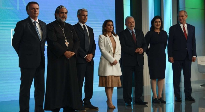 Candidatos ignoram propostas e priorizam troca de ofensas em último debate antes do 1º turno