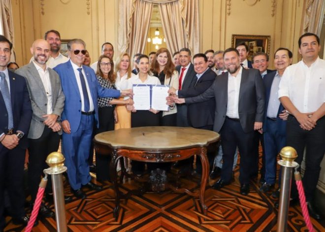 Raquel Lyra sanciona lei que autoriza empréstimo de R$ 1,5 bilhão para obras estruturadoras em Pernambuco