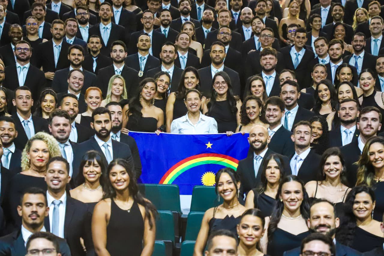 Raquel Lyra comanda formatura de 423 novos policiais civis e reforça segurança pública em Pernambuco