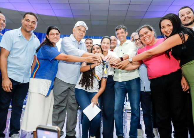 Governo de Pernambuco reforça transporte escolar em Paulista com entrega de cinco novos ônibus