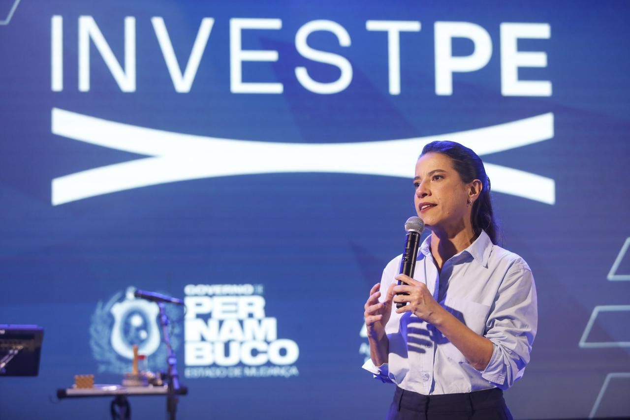 Governadora Raquel Lyra lança Invest Pernambuco durante celebração dos 60 anos da Adepe
