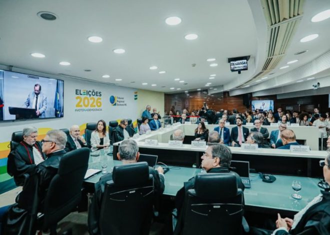 Raquel Lyra prestigia posse de Erik Simões como vice-presidente e corregedor do TRE-PE