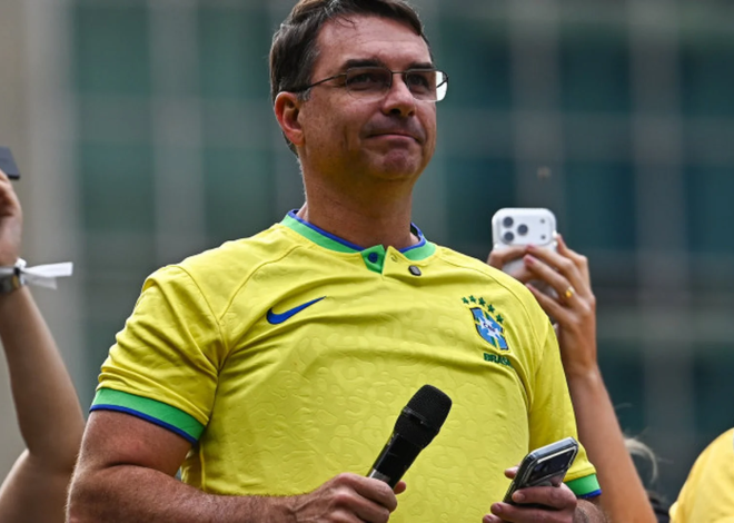 Flávio Bolsonaro desembarca no Nordeste para testar popularidade como pré-candidato à Presidência