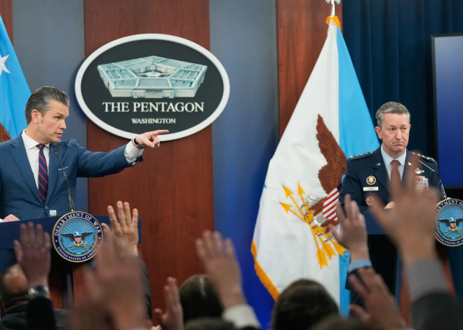 Estados Unidos dizem ter afundado navios iranianos no Golfo de Omã e ampliam ofensiva contra o Irã