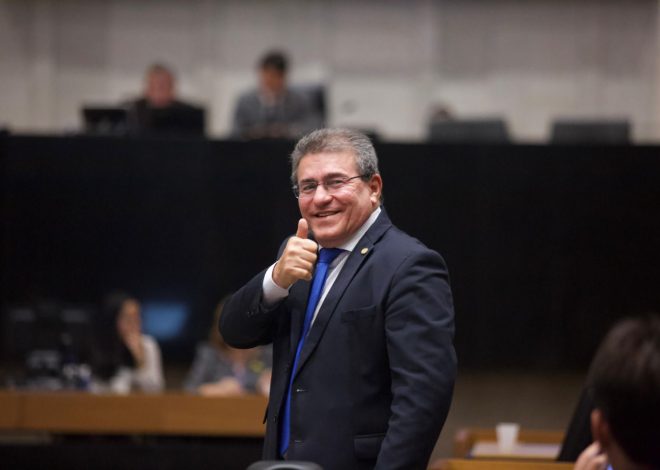 Luciano Duque assume liderança do Podemos na Alepe após janela partidária