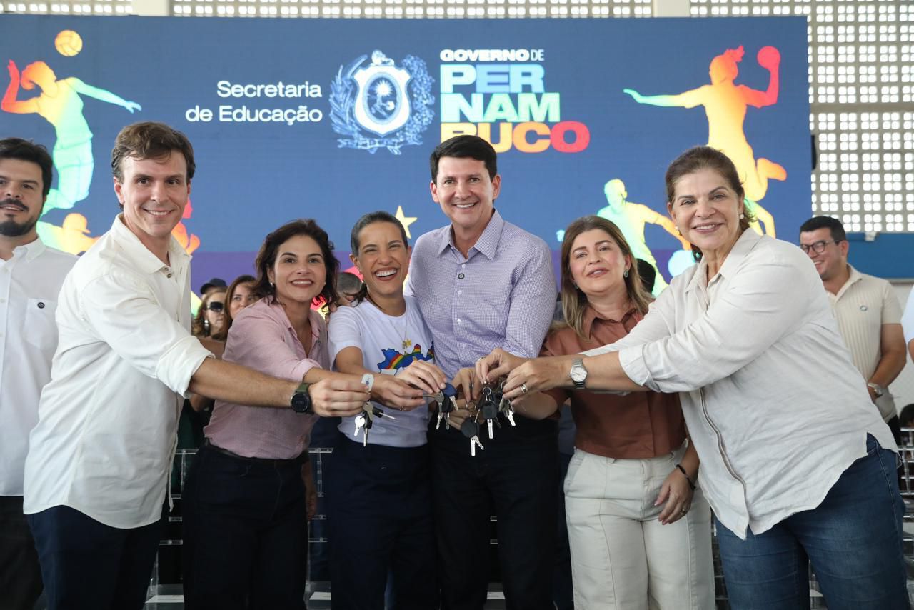 Raquel Lyra assina concessão do saneamento no Sertão e anuncia pacote de investimentos em Petrolina