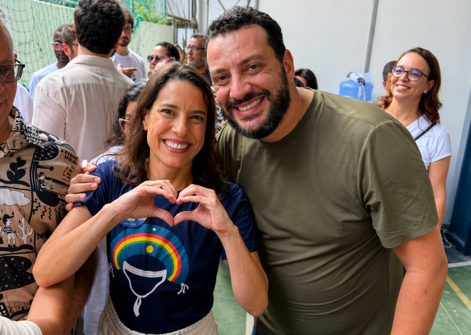 Robson Ouro Preto acompanha Raquel Lyra durante Feira da Cidadania na Macaxeira, no Recife
