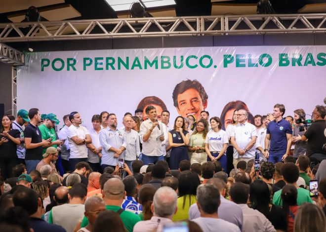 Daniel Coelho lança pré-candidatura a deputado federal com apoio de Raquel Lyra em ato no Centro de Convenções